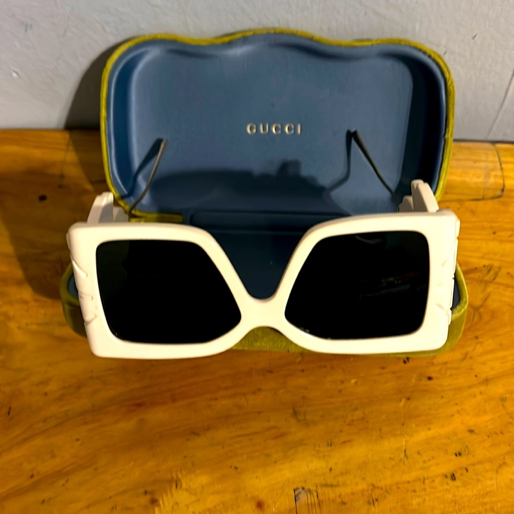 Gucci Dramatically Squared Sunglasses With Inlaid… - image 2